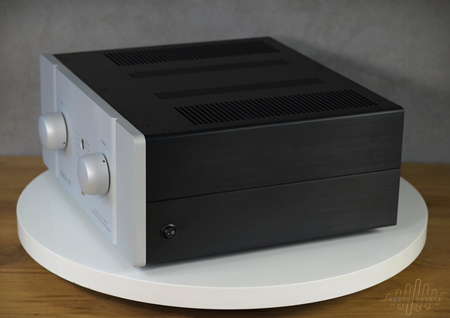 Unison Research Unico 90 srebny - hybrydowy wzmacniacz stereo OUTLET