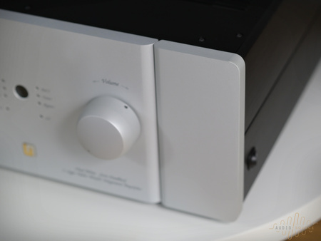 Unison Research Unico 90 srebny - hybrydowy wzmacniacz stereo OUTLET